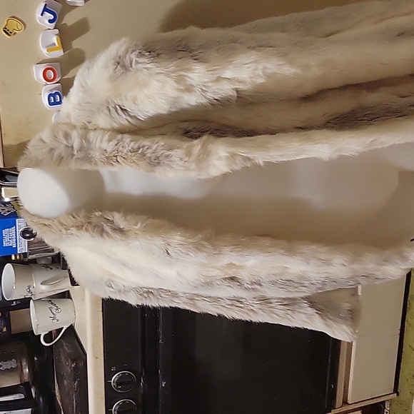 Lord and Taylor faux fur coat - Picture 2 of 4